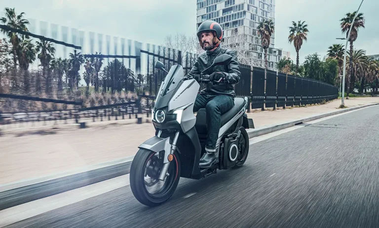 220513085944_silence-5