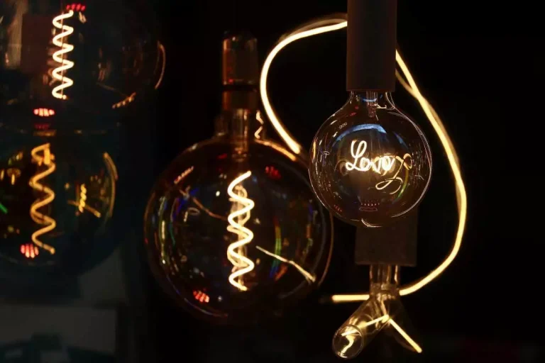 lampes_reuma_reuters1-1200x800