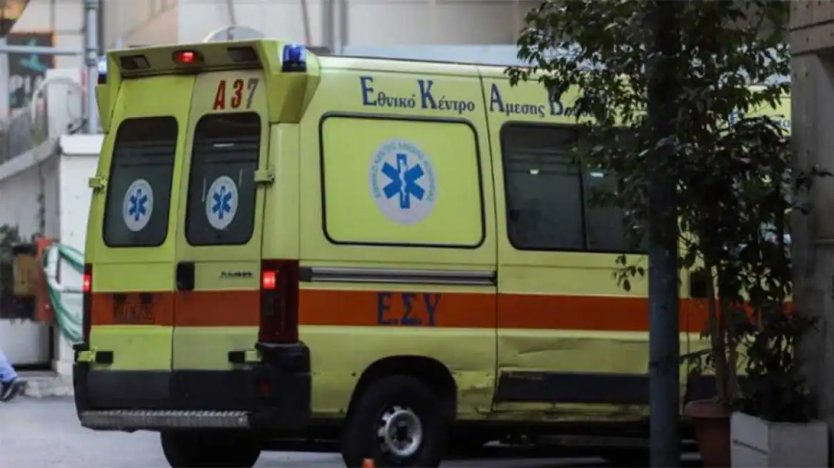 Λουτράκι: Ξάφρισαν το τσαντάκι διασώστη του ΕΚΑΒ ενώ παραλάμβανε ασθενή