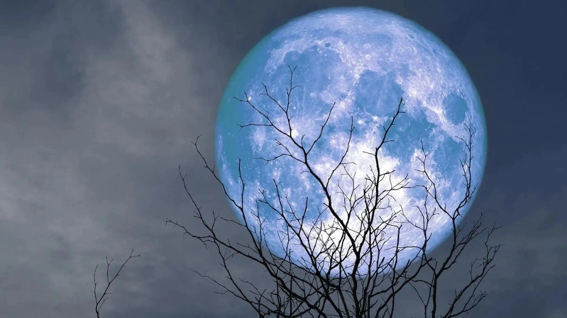 Blue Moon: Έχει ένα… «μπλε» φεγγάρι απόψε