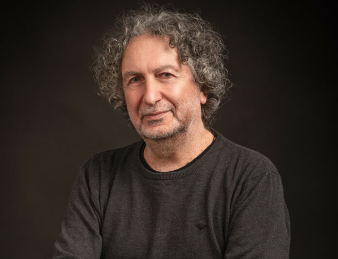 Ο  “Πλανόδιος”  του Γιώργου Καζαντζή κάνει στάση στον Σταυρό του Νότου – Πέμπτη 23/10