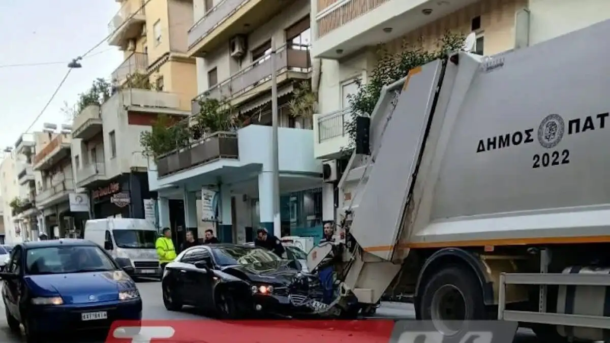 Πάτρα: Αυτοκίνητο «καρφώθηκε» σε απορριμματοφόρο και τραυμάτισε έναν εργαζόμενο στην καθαριότητα