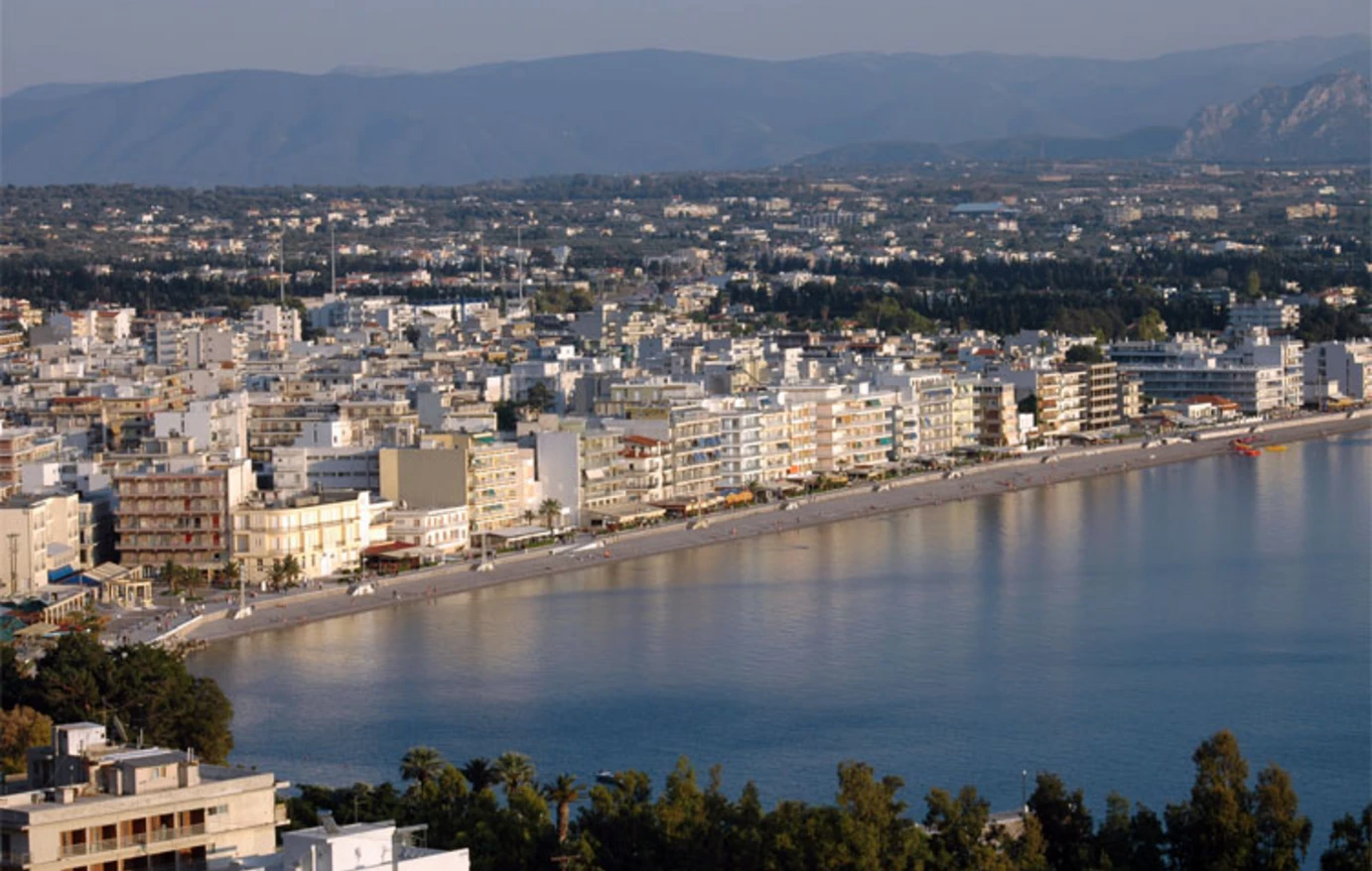 Λουτράκι: Λαγοκέφαλος επιτέθηκε σε δύο λουόμενους και τους έστειλε στο νοσοκομείο