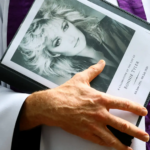 Bonnie Tyler: Το συγκινητικό τελευταίο αντίο – Τραγούδησαν το «Total Eclipse of the Heart» στην κηδεία της